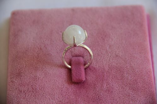MOON STONE RING IN SILVER